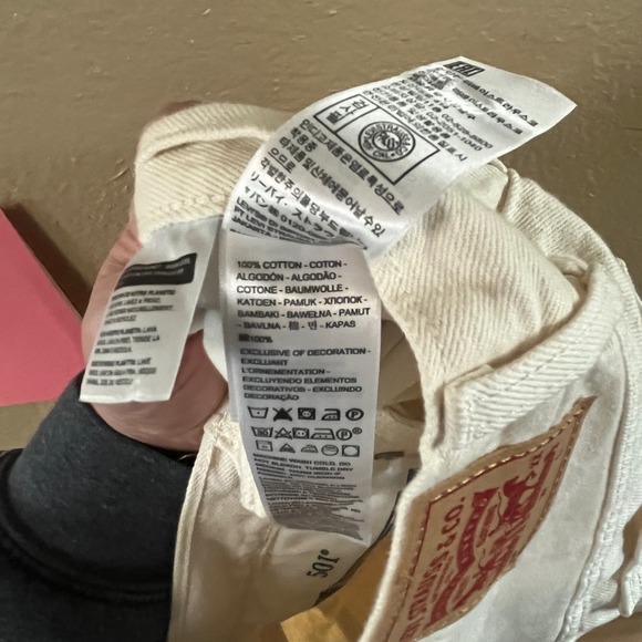 Levi’s 501 Give me butterflies high rise denim shorts - Picture 2 of 8